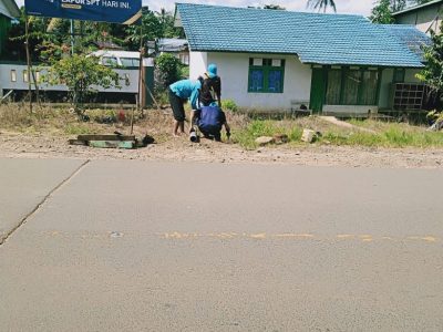 PENJOINAN KEMBALI PIPA DISTRIBUSI YANG SELAMA INI DI TUTUP DAMPAK KURANGNYA TEKANAN AIR DIBEBERAPA ZONA UNIT SANGGAU lEDO